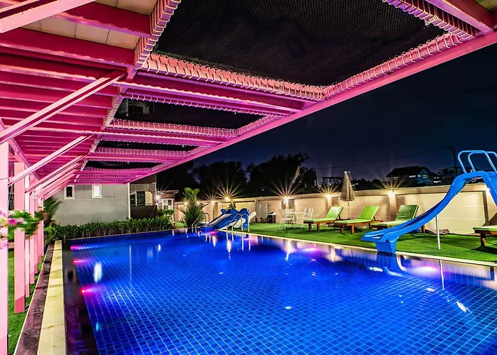 Gold Airport Hotel 3*