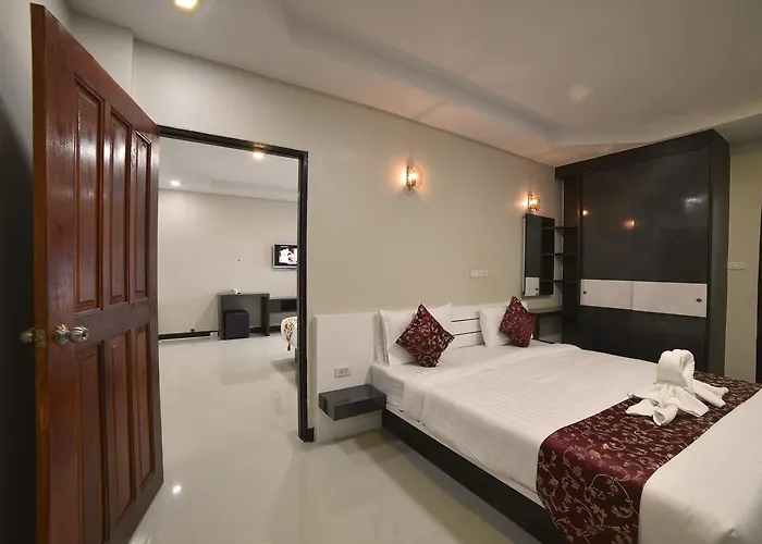 Hotel Gold Airport 3*